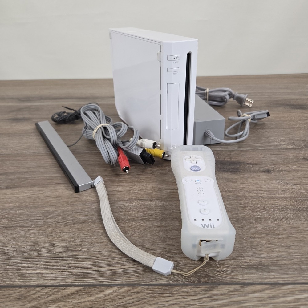 Nintendo RVL-001 Wii Console White Bundle Tested w/ Controller, Cables, & Sensor